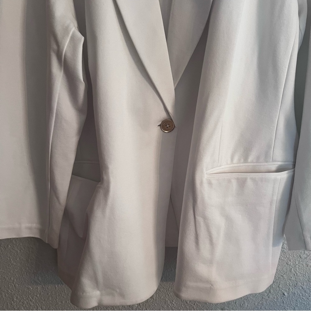 Michael Kors Classic White Blazer - Picture 3 of 9